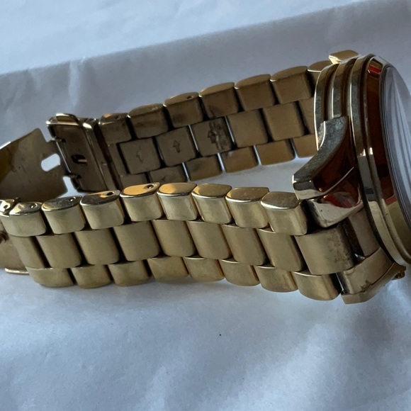 🟠 HOST PICK 🟠 MICHAEL KORS ORANGE AND GOLD WATCH 🟠 - Picture 12 of 16
